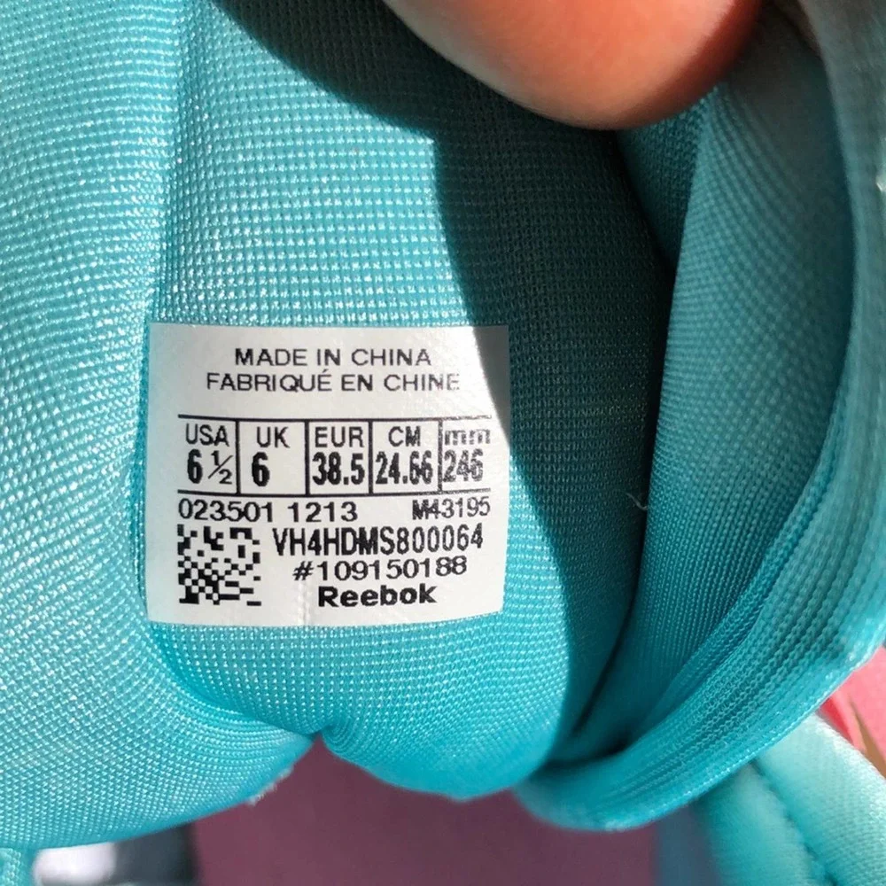 Girls green and pink lace Reebok Basketball shoe. - Picture 12 of 12